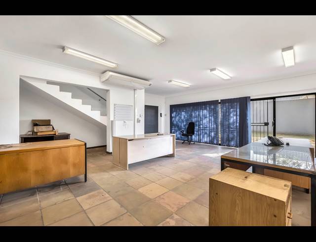 8 BEDROOM HOUSE FOR SALE IN WENDYWOOD
